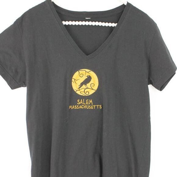 Salem MA T-Shirt Embroidered Gold Moon & Black Crow Size Medium - Picture 1 of 5